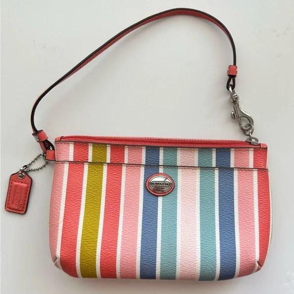 Early 2000s coach mini bag - Picture 3 of 4